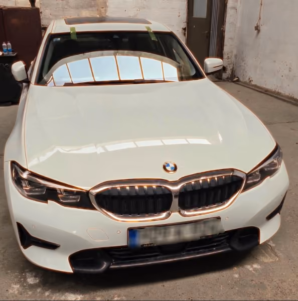 BMW serija 3, bijeli – servis auto-stakla u BN Glass radionici